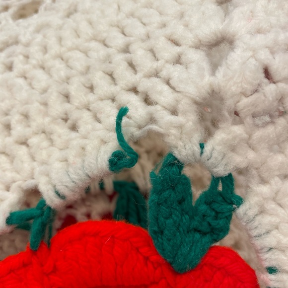 Vintage crocheted Afghan with 3d roses 73 1/2” by 53 1/2” handmade blanket - Picture 6 of 9